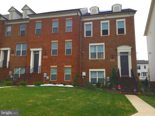Exterior, Facade, Brick Facade, Georgian