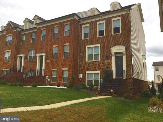 Exterior, Facade, Brick Facade, Rowhouse