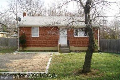 Backyard, Exterior, Facade, Brick Facade, Cape Cod
