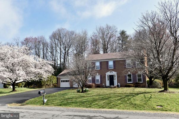 Detached Garage, Exterior, Facade, Brick Facade, Georgian