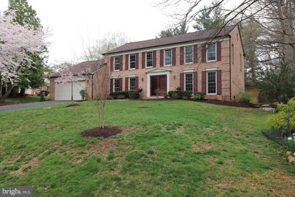Attached, Backyard, Exterior, Facade, Brick Facade, Georgian
