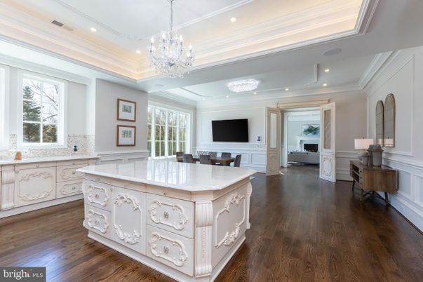 Chandelier, Dining room, Interior, Kitchen, Recessed Lighting, Wood Texture Flooring