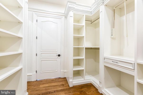 Interior, Walk-in Closets, Wood Texture Flooring