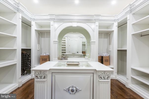 Interior, Recessed Lighting, Walk-in Closets, Wood Texture Flooring