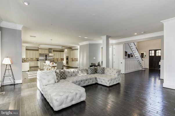 Interior, Kitchen, Living room, Pendant Lights, Recessed Lighting, Stainless Steel Appliances, Wood Texture Flooring