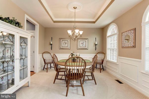 Chandelier, Dining room, Interior