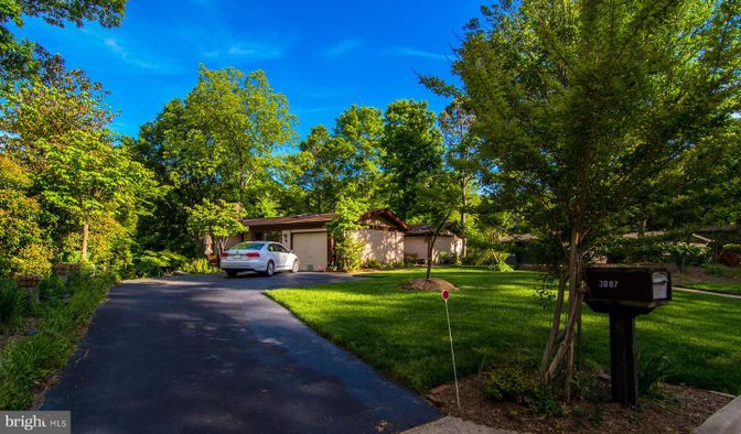 Backyard, Detached Garage, Exterior