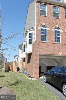 Attached, Exterior, Facade, Brick Facade, Rowhouse
