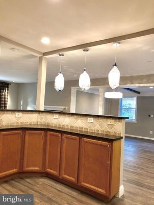 Interior, Pendant Lights, Recessed Lighting, Wood Texture Flooring