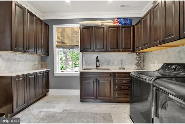 Interior, Marble, Recessed Lighting, Washer