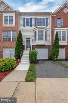 Attached, Exterior, Facade, Brick Facade, Rowhouse
