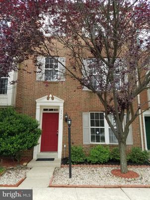 Exterior, Facade, Brick Facade, None