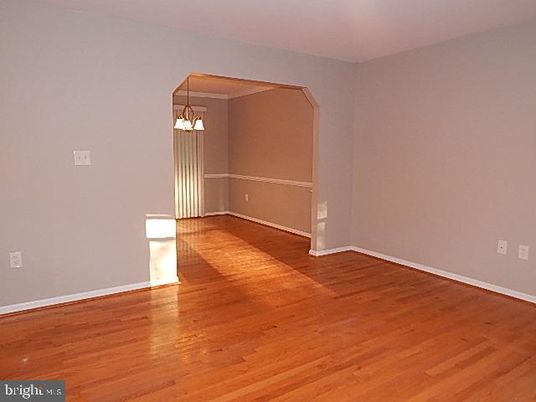 Empty room, Interior, Pendant Lights, Wood Texture Flooring
