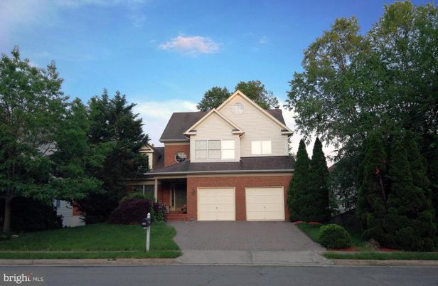 Attached, Exterior, Facade, Brick Facade, Brick Traditional