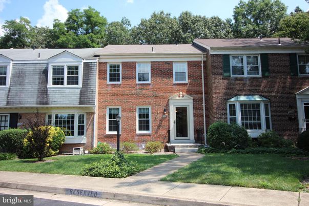 Exterior, Facade, Brick Facade, Georgian