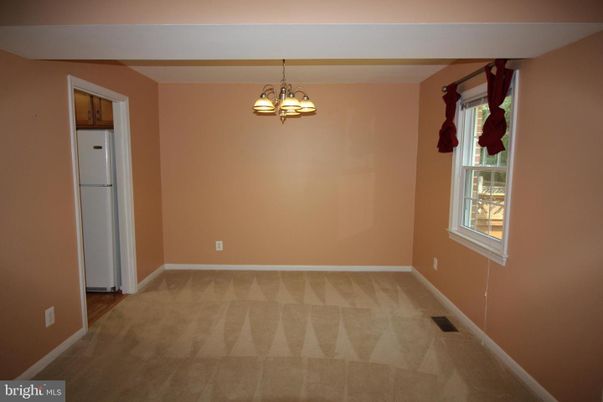 Empty room, Interior, Pendant Lights