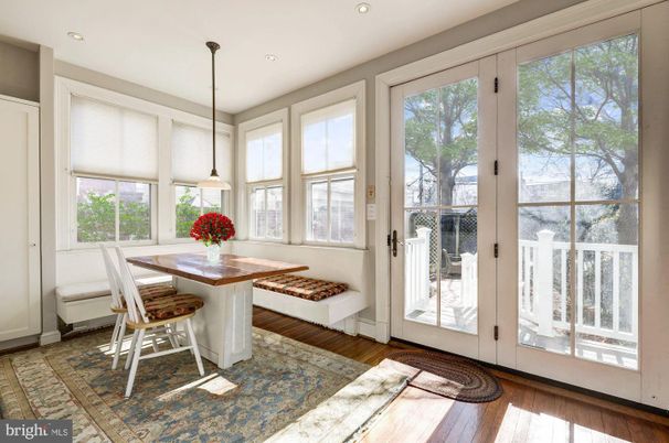 Dining room, Interior, Pendant Lights, Recessed Lighting, Sun Room, Wood Texture Flooring