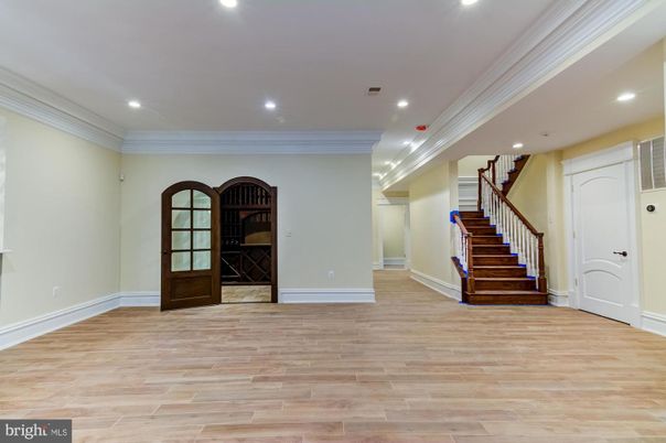Interior, Recessed Lighting, Wood Texture Flooring