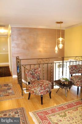 Interior, Pendant Lights, Wood Texture Flooring