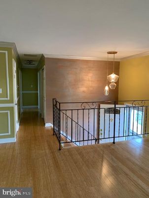 Interior, Pendant Lights, Wood Texture Flooring