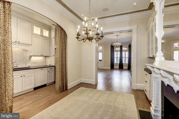 Chandelier, Fireplace, Interior, Recessed Lighting, Wood Texture Flooring