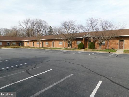 Exterior, Facade, Brick Facade, Ranch