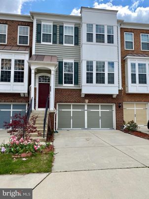 Attached, Exterior, Facade, Brick Facade, Rowhouse