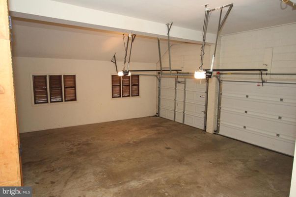 Garage, Interior