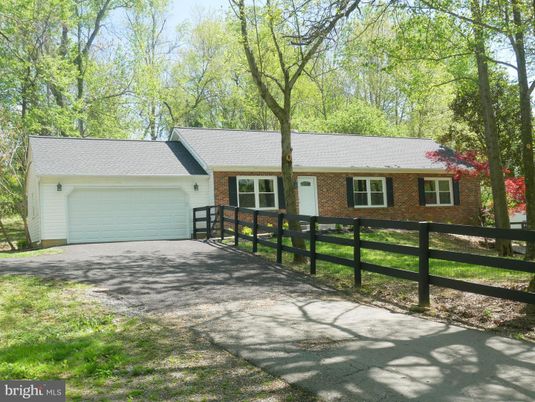 Attached, Exterior, Facade, Brick Facade, Ranch