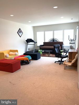 Fitness Equipment, Interior, Living room, Recessed Lighting
