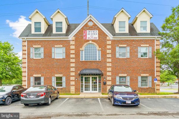 Exterior, Facade, Brick Facade, Georgian