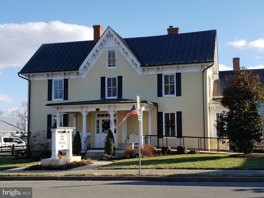 Exterior, Facade, Solar Panels, Farmhouse
