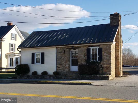 Exterior, Facade, Cape Cod