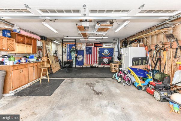 Garage, Interior