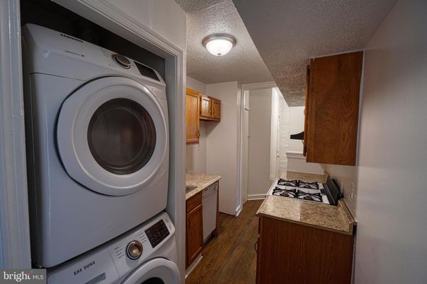 Interior, Utility Closets, Washer, Wood Texture Flooring
