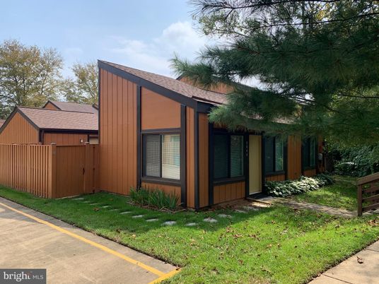 Exterior, Facade, None
