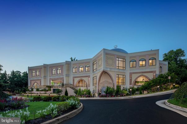 Exterior, Facade, French Provincial