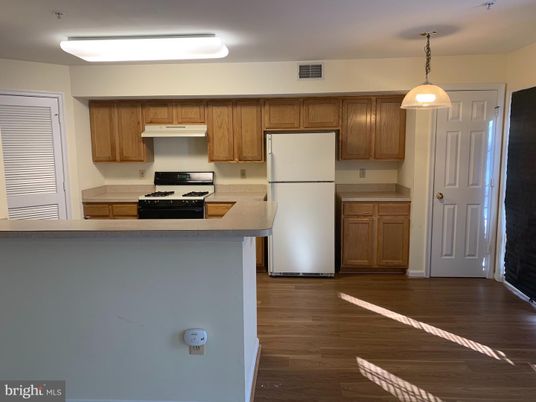 Interior, Kitchen, Pendant Lights, Wood Texture Flooring