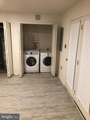 Interior, Washer, Wood Texture Flooring