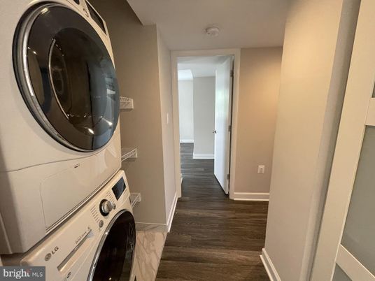 Interior, Utility Closets, Washer, Wood Texture Flooring