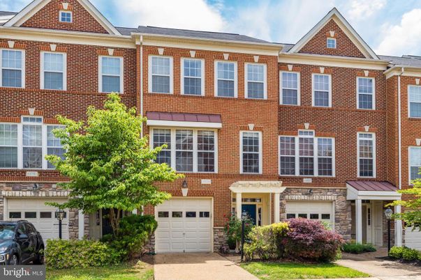 Attached, Exterior, Facade, Brick Facade, Rowhouse
