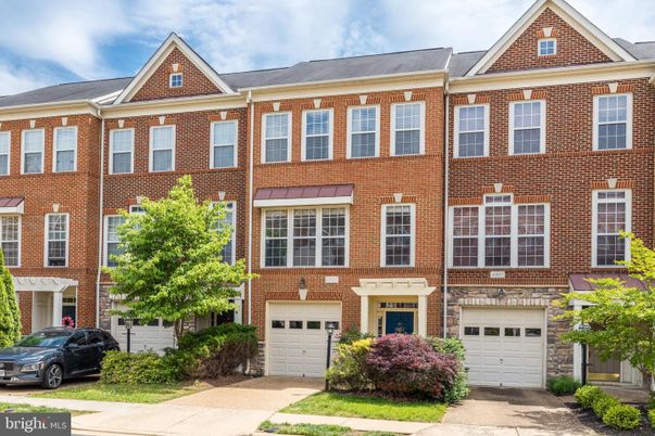 Attached, Exterior, Facade, Brick Facade, Rowhouse