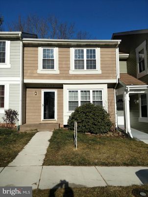 Exterior, Facade, Rowhouse