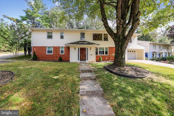 Attached, Exterior, Facade, Brick Facade, Raised Ranch