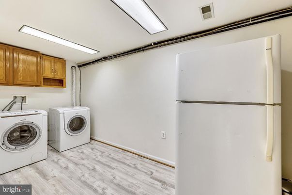 Interior, Washer, Wood Texture Flooring