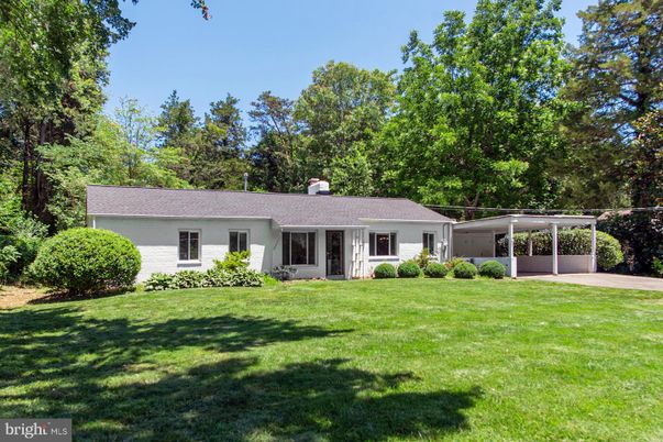 Backyard, Exterior, Facade, Ranch