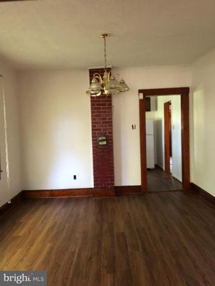Empty room, Interior, Pendant Lights, Wood Texture Flooring