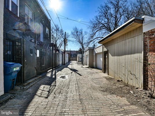 Detached Garage, Exterior