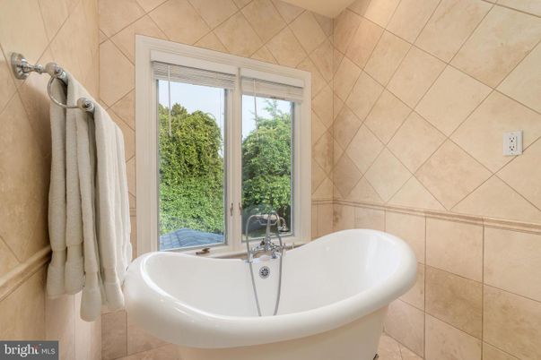 Bathroom, Free Standing Baths, Interior