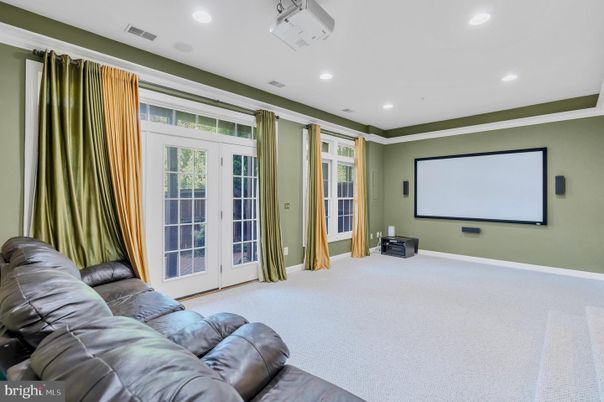 Interior, Projection Screen, Recessed Lighting, Theatre Room